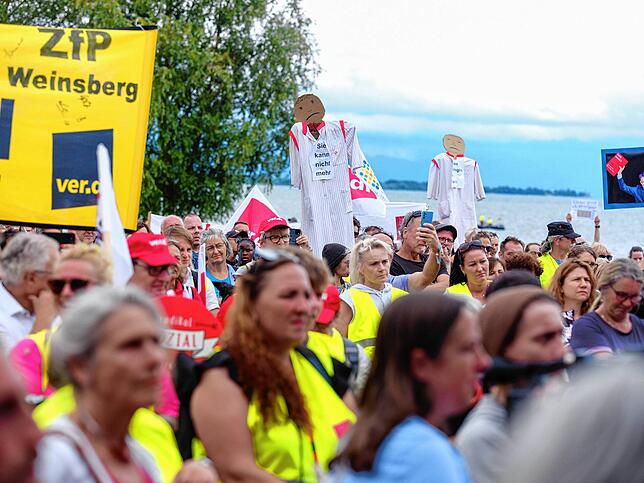 Bild 12: 600 Pflegekräfte demonstrieren vor der Gesundheitsministerkonferenz 1/2