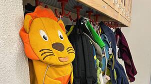 (Symbolbild) Bei der Kinder- und Schulbetreuung fehlt es in den Städten an Personal, bei der Flüchtlingsbetreuung an Wohnraum, bei allem ...