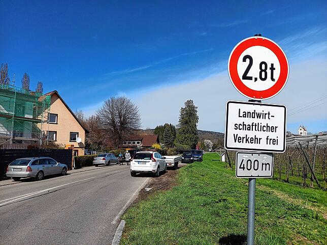 An der Ortseinfahrt von Bergheim, direkt an der K7742, wird bereits auf die Tonnagebeschränkung in der Muldenbachstraße hingewiesen. ...