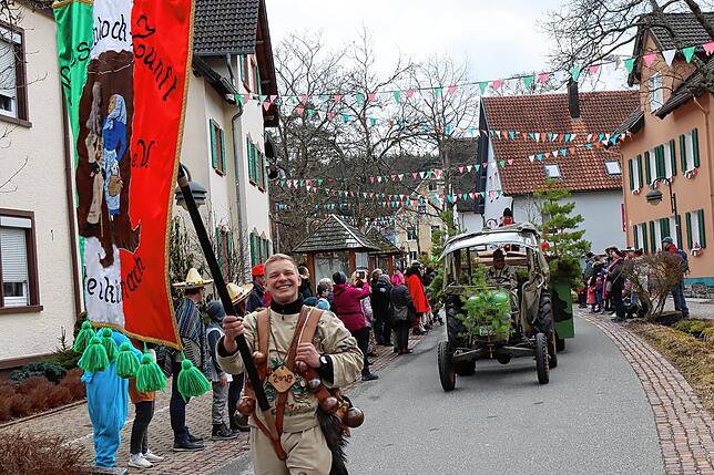 Bild 2: So schön ist der Fasnetmentigs-Umzug in Unterkirnach