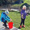 Und los geht es: Riesenseifenblase, die erste! Bild: Nicole Burkhart