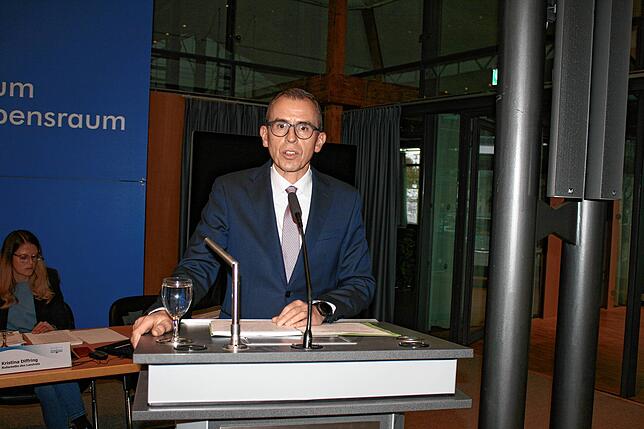 Landrat Sven Hinterseh weiß noch nicht, ob die Erhöhung der Kreisumlage um einen Punkt ausreichen wird. Das Foto zeigt ihn bei seiner ...