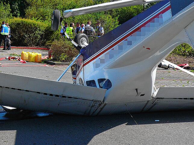 Bild 4: Unfall auf dem Konstanzer Flugplatz: Maschine überschlägt sich beim Start