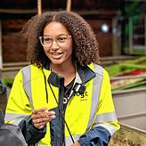 Michelle Umeh aus der Kommunikationsabteilung des Unternehmens Vogt Plastic.