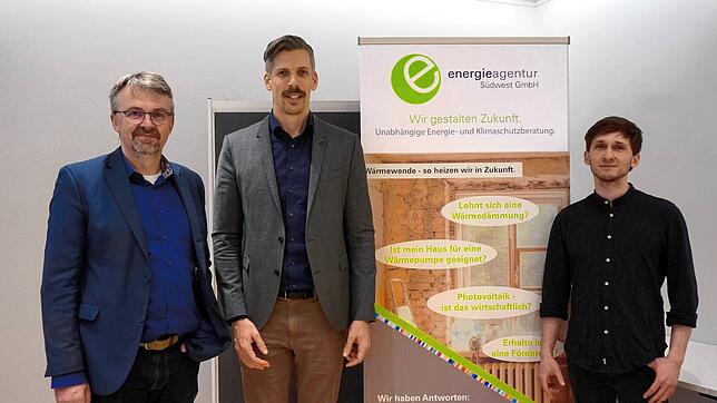 Sie stehen hinter der Wärmewende-Kampagne (von links): Waldshut-Tiengens Oberbürgermeister Martin Gruner, Jan Münster (Geschäftsführer ...