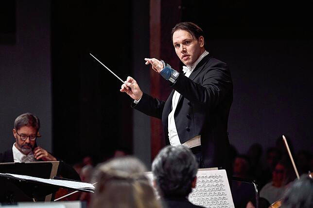 Beim Publikum beliebt: Gabriel Venzago, Chefdirigent der Bodensee Philharmonie Konstanz, hat vielfach mit großartigen Konzerten ...