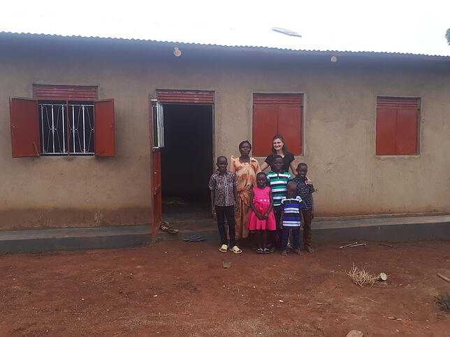 Mama Namirembe und ihre fünf Kinder verdanken es der Initiative von Tamara Hoppe, die mit den mitgebrachten Spenden dazu beigetragen ...