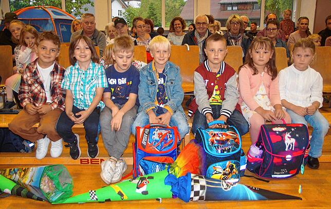Grundschule Neukirch, Klasse 1: Die erste Klasse der Grundschule Neukirch mit Klassenlehrerin Birgit Noeske.