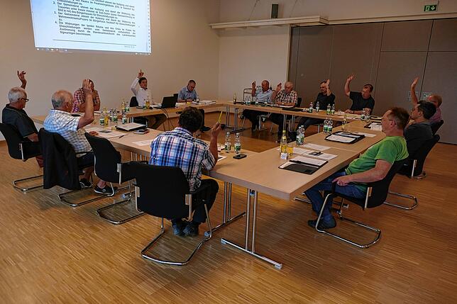 Die Mehrheit des Sauldorfer Gemeinderats stimmte schließlich für den Vorschlag von Bürgermeister Serverin Rommeler – allerdings ...