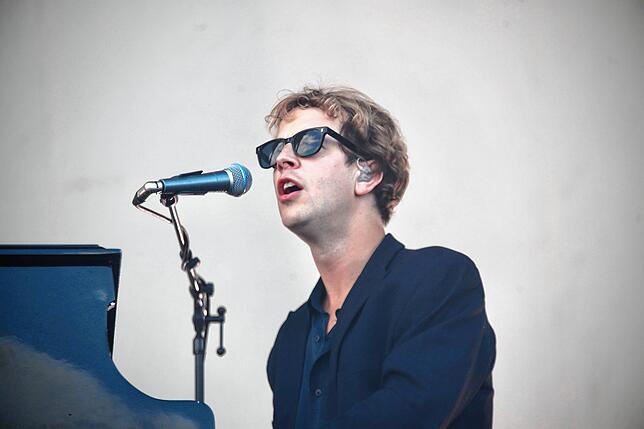 Bild 11: Die besten Bilder vom Auftritt von Tom Odell auf dem Southside 2024