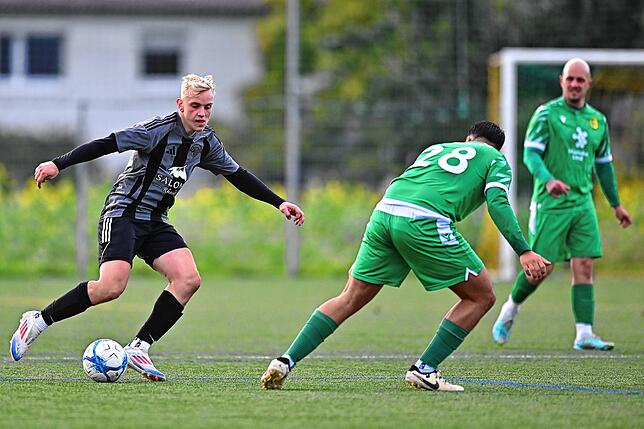 Bild 12: SV Herten setzt sich mit 4:1 gegen FC Hochrhein durch – und wir haben Bilder!
