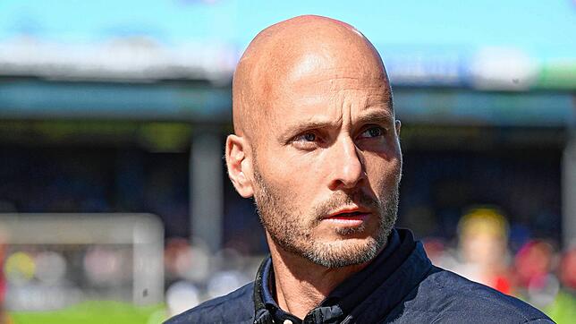 Fußball-Bundesligist VfL Wolfsburg hat einen neuen Trainer verpflichtet. Der Niederländer Paul Simonis von Go Ahead Eagles Deventer ...