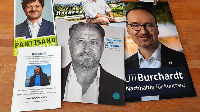 Sie liegen derzeit auf vielen Konstanzer Esstischen: Wahlprospekte der Kandidaten Luigi Pantisano (Linke), Jury Martin und Andreas Matt ...