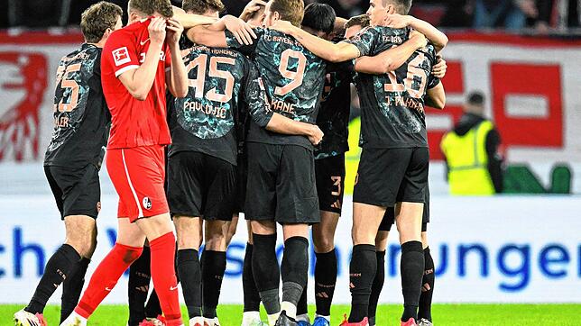 Der FC Bayern siegte knapp gegen den FC Freiburg in der Fußball-Bundesliga.