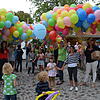 Der Luftballonwettbewerb ist das Dorffest-Ereignis am Sonntagnachmittag.