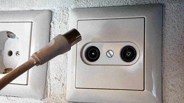 In Blumberg sollen bis zum Jahresende die alten Antennenanschlüsse abgeschaltet werden. Kunden, die sich nicht dem Glasfaserausbau ...
