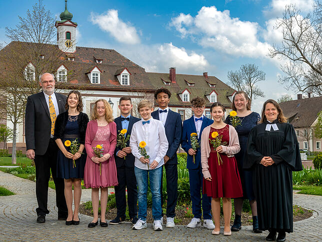 Acht junge Menschen haben in der evangelischen Gesamtgemeinde Königsfeld &bdquo;Ja&ldquo; zu ihrem Glauben an Jesus Christus gesagt. Die ...