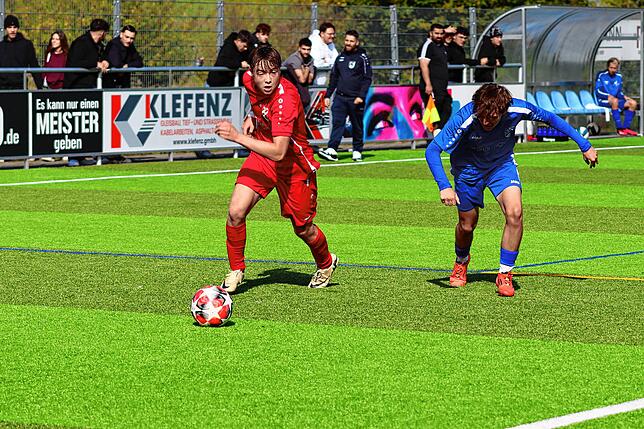 Bild 6: A-Junioren der SG Wutachtal gewinnen 8:1 beim FC Erzingen – und wir haben Fotos!