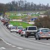 Stockender Verkehr auf der B33 zwischen Allensbach-Ost und Hegne beziehungsweise Waldsiedlungstunnel. Einem Motorradfahrer wurde das ...