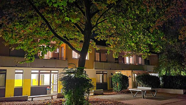 Im ehemaligen Internatsgebäude der Schlossschule sind 74 Flüchtlinge untergebracht. Elf weitere fanden in zwei Gemeindeliegenschaften ...