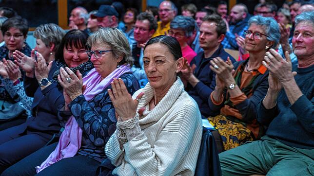 Mehr als 440 Besucher verfolgten die öffentliche Vorstellung der fünf Bewerber für die Bürgermeisterwahl in der Ramsberg-Halle in ...