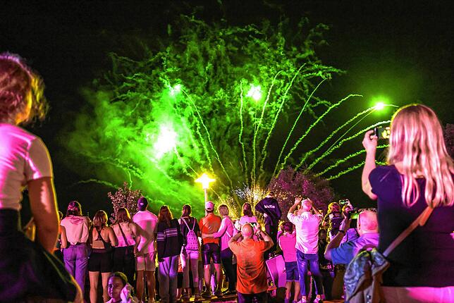 Bild 15: Bilder vom Hausherrenfest am Abend und dem Feuerwerk