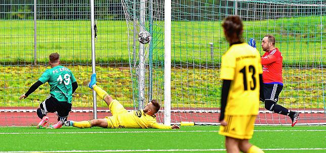 Bild 30: SV Schwörstadt siegt glücklich mit 1:0 beim FC Zell II &ndash; und wir haben Bilder!