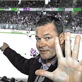 Matthias Hoppe benotet die Wild Wing-Spieler