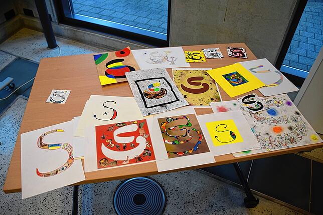 So viele unterschiedliche Logos haben die Schüler entworfen und beim Wettbewerb für das Miró-Logo eingereicht.