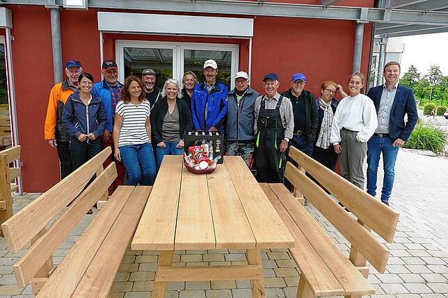 Alle Projektbeteiligten: Willy Rudolf, Carolin Knoblauch (Elternbeiratsvorsitzende), Johann Braun, Ute Löhle (Lehrerin), Edmund Bühler, ...