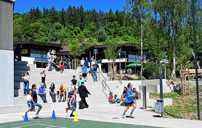 Bild 26: Grund- und Werkrealschule Gurtweil feiert sich und den Erweiterungsbau – wir haben die Bilder