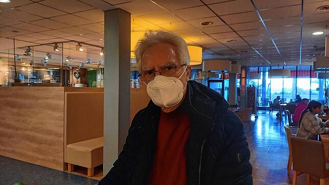 Jens Hoppe aus Überlingen war als Patient im Häfler Klinikum. Er lobt die Mitarbeitenden für ihren Einsatz.