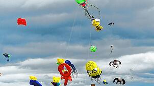 Auf dem Flugplatz gibt es ein Drachenfest. Bild: Fluggemeinschaft Leibertingen-Meßkirch