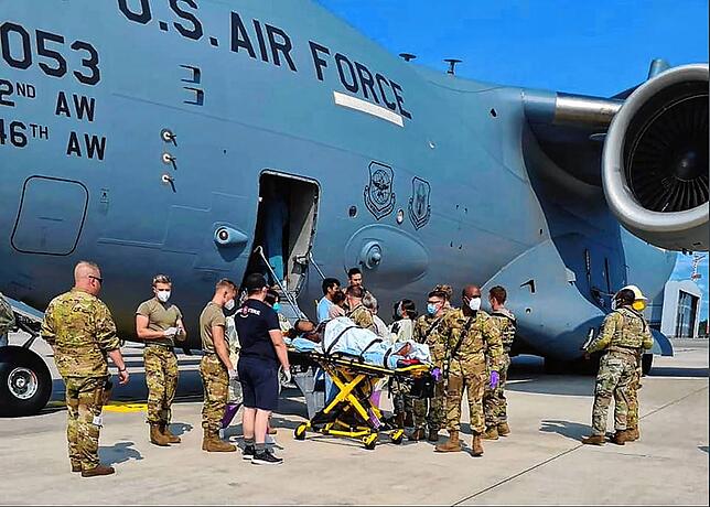 Eine afghanische Frau hat an Bord eines US-Evakuierungsflugzeugs auf der Landebahn in Ramstein ein Baby zur Welt gebracht.