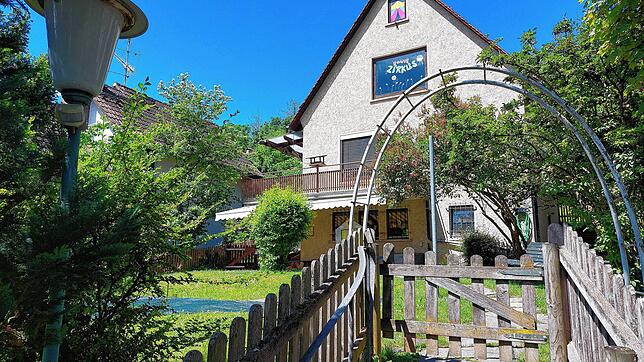 Die private Kinderkrippe Flohzirkus darf nur noch bis Ende Juli in diesem Haus an der Straße Im Weinberg sein. Danach will die Gemeinde ...