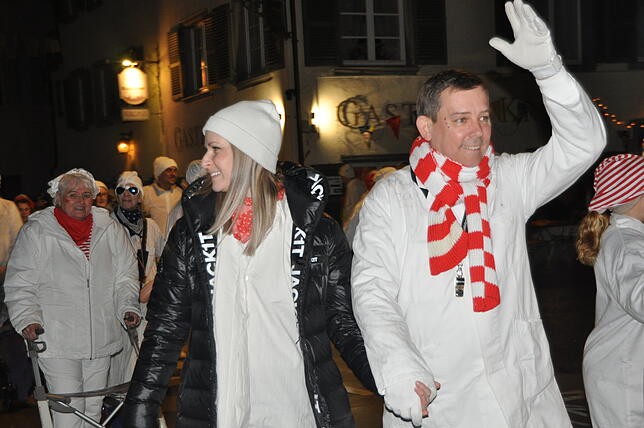 Bild 28: Hemdglonker-Umzug in Markdorf: Hunderte Narren im weißen „Nachthemed“ – die besten Bilder!
