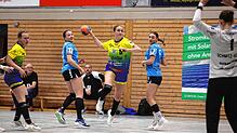 Julika Schmidt (am Ball) erzielte zwei Treffer in Erlangen.