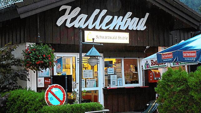Die Gemeinde würde das ehemalige Hallenbad gerne komplett übernehmen. Doch die Gespräche mit dem Miteigentümer führen bislang nicht zum ...
