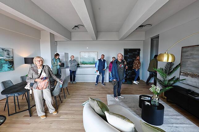 Die Musterwohnung im sechsten Stock ist mit der Standardausstattung versehen. „Die späteren Eigentümer dürfen aber Wünsche bei Dingen ...