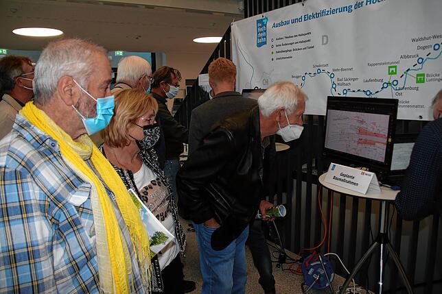 Aus Wehr waren die Kommunalpolitiker Gerhard Reichert, Karin Gallmann und Paul Erhard (von links) zur Info-Veranstaltung in die ...