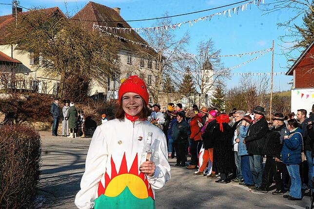 Bild 10: Die besten Bilder vom Stellen des Jubiläumsbaums durch die Froschzeller Holzer