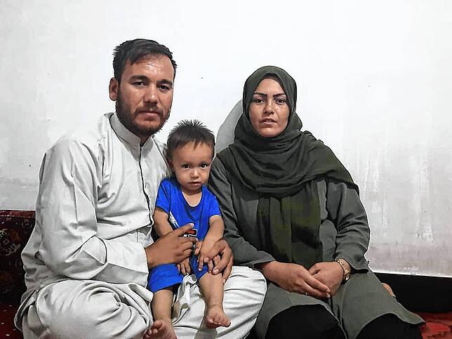 Khodadad Ataiy suchte mit seiner Frau Khorshid und seinem Sohn Amirali Schutz in einem Hotel in Kabul. Nun wird er nach Herat ...