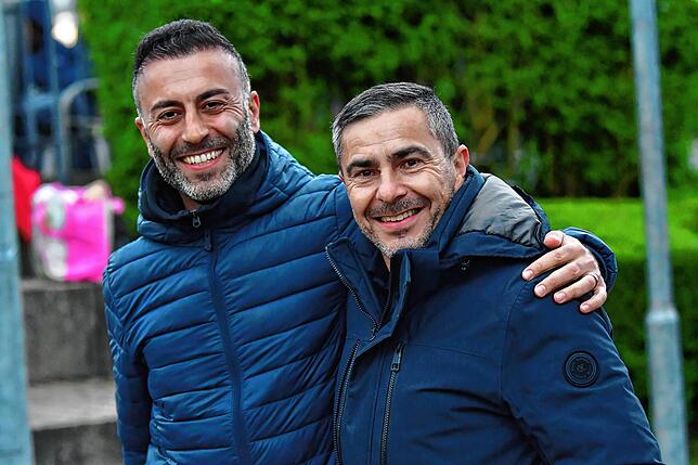 Prominenz: Ex-Trainer Erkan Aktas (links) – heute beim FC Basel – und Ex-Spieler Sascha Stauch – heute Schweizer U21-Nationaltrainer – ...