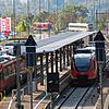 Ein Bild aus Zeiten vor der der Corona-Pandemie, doch das Motiv bleibt aktuell: Ein IRE verlässt den Bahnhof in Waldshut Richtung ...