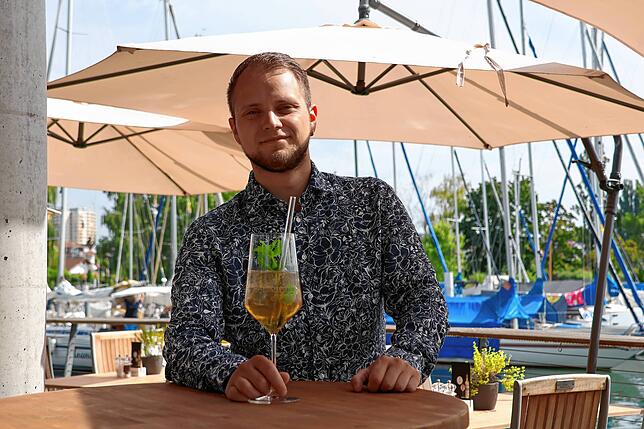 Fabian Sommerfeld hat 2024 das Restaurant am Immenstaader Yachthafen übernommen.