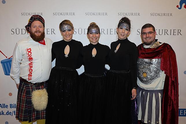 Bild 10: An der SÜDKURIER-Fotowand: Das sind die Gäste der Fernsehfasnacht (Teil 3)
