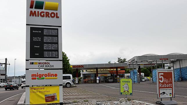 (Archivbild) Der Shop der Kreuzlinger Tankstelle in der Romanshornerstrasse ist am Montagmorgen überfallen worden.