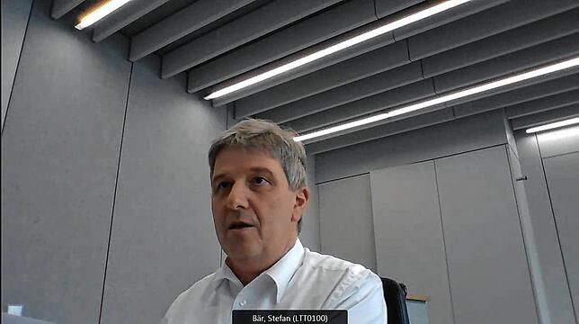 Der Tuttlinger Landrat Stefan Bär informiert in einer Online-Pressekonferenz über die aktuelle Corona-Situation im Landkreis.