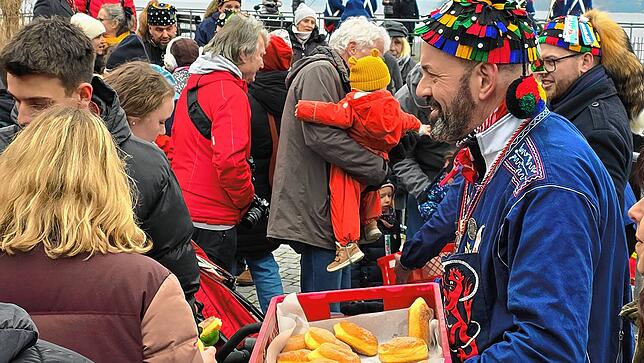 Bild 17: Mit purer Muskelkraft zur Mainau