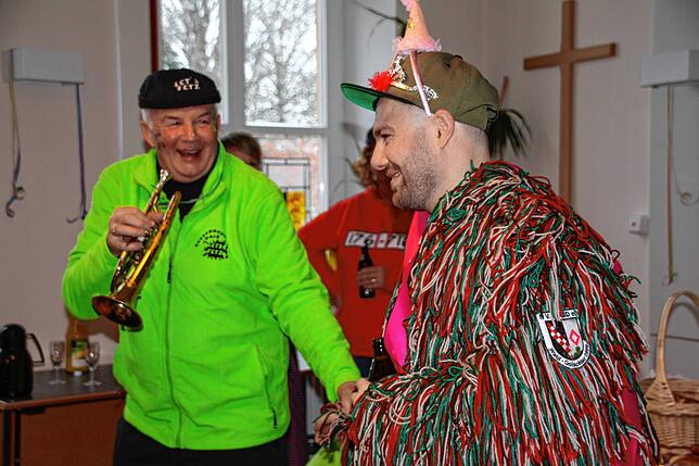 Bild 9: Fasnacht-Highlights in Wald: Unvergessliche Bilder vom Rathaussturm und Schülerbefreiung!